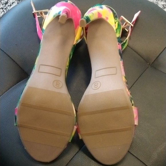 Fluorescent Heels 👠 - Picture 4 of 4